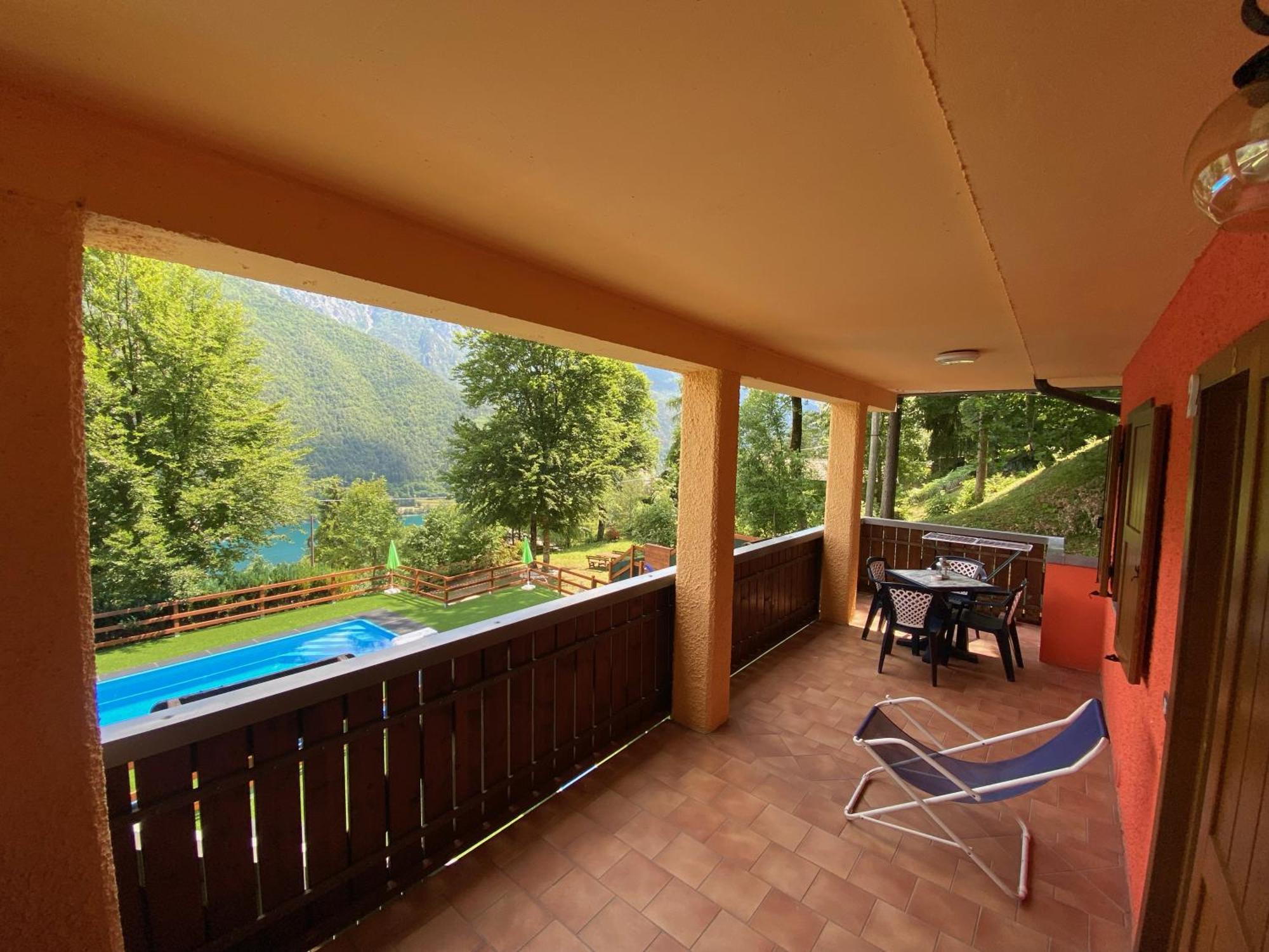 Le Terrazze Sul Lago - Ledro House Пиеве ди Ледро Стая снимка